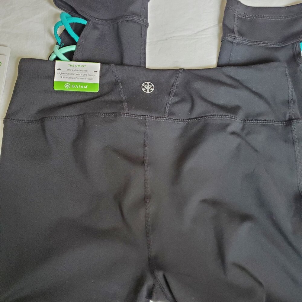 Gaiam Om fit workout capris- SZ M